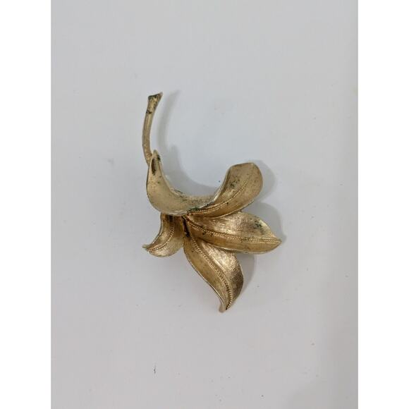 Pegasus Coro Gold Tone Flower Lillies‎ Pin Brooch Vintage Signed - Picture 2 of 5